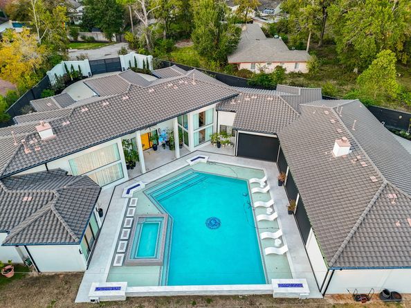 32 E Shady Lane, Houston TX 77063