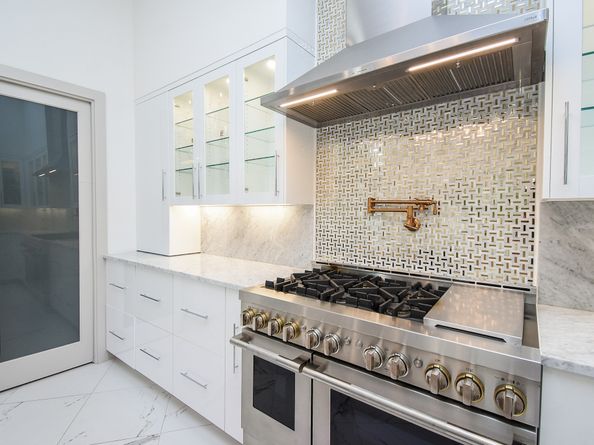 32 E Shady Lane, Houston TX 77063