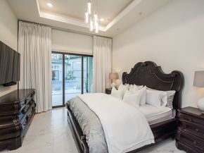 32 E Shady Lane, Houston TX 77063