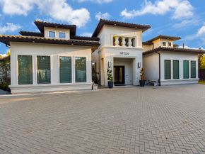 32 E Shady Lane, Houston TX 77063