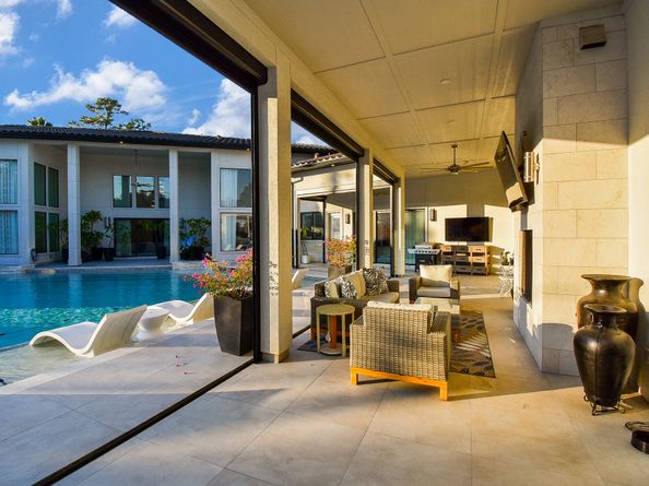 32 E Shady Lane, Houston TX 77063