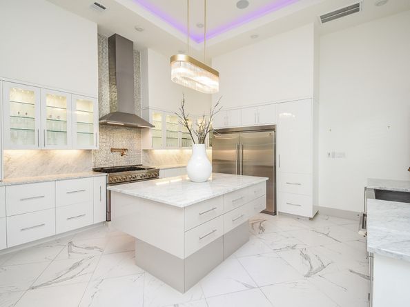 32 E Shady Lane, Houston TX 77063