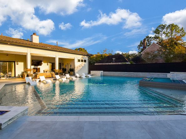 32 E Shady Lane, Houston TX 77063