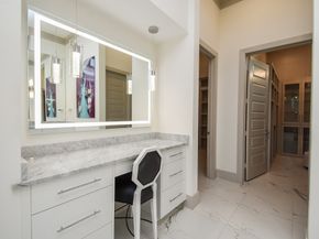 32 E Shady Lane, Houston TX 77063