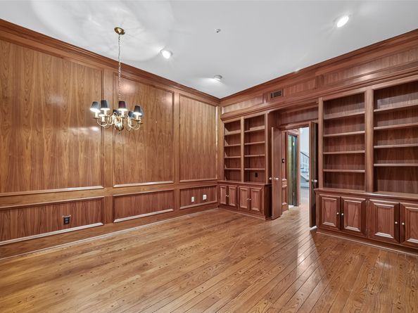 4866 Post Oak Timber Drive, Houston TX 77056