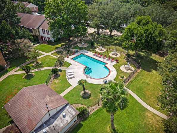 9501 Fondren Road 9, Houston TX 77074