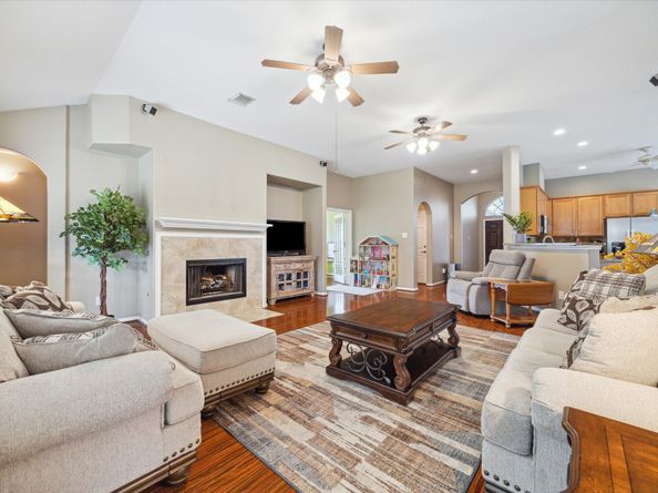 18703 Summercliff Lane, Tomball TX 77377