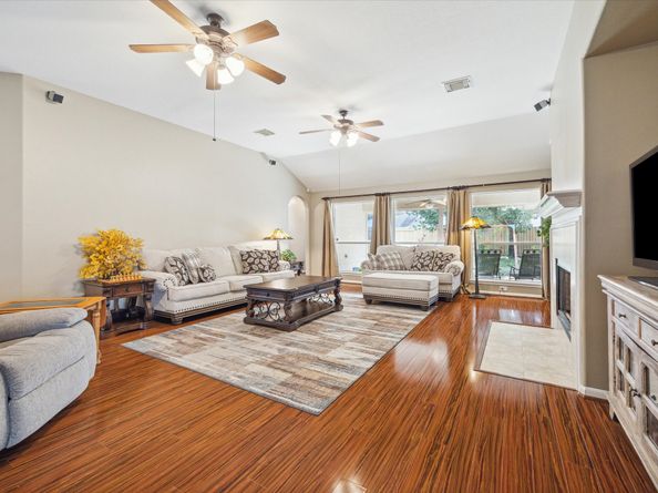 18703 Summercliff Lane, Tomball TX 77377