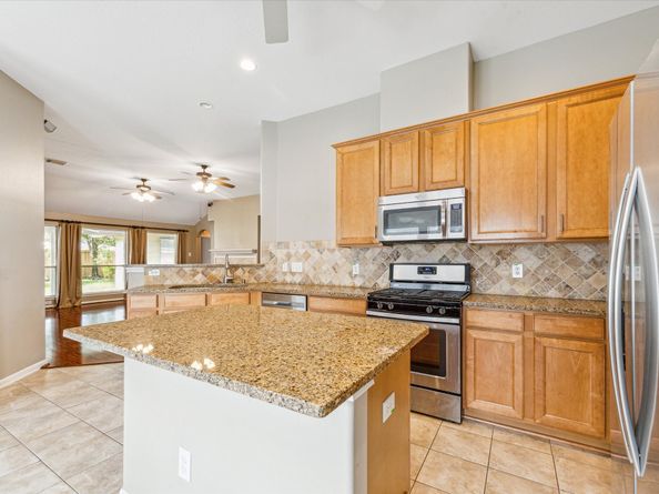 18703 Summercliff Lane, Tomball TX 77377
