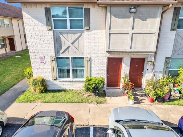 1701 Upland Drive 216, Houston TX 77043
