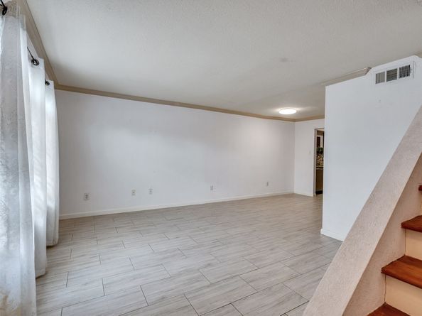 1701 Upland Drive 216, Houston TX 77043