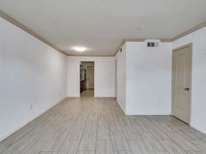 1701 Upland Drive 216, Houston TX 77043