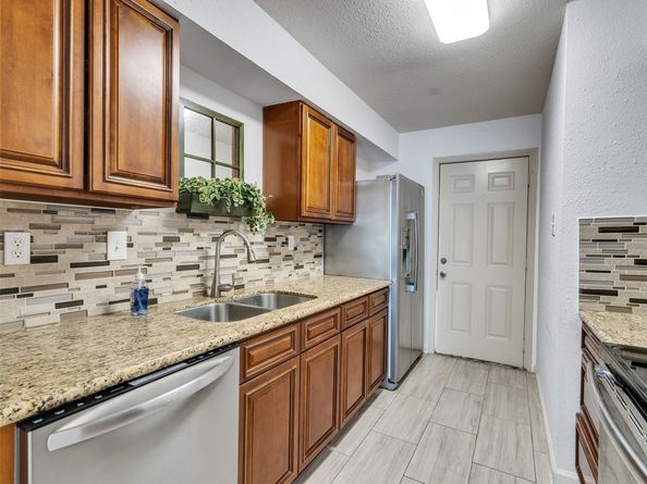 1701 Upland Drive 216, Houston TX 77043
