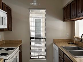 3500 Tangle Brush Drive 72, Spring TX 77381