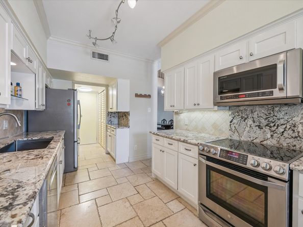 9620 Doliver Drive, Houston TX 77063