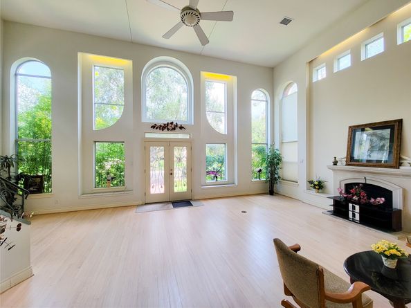 5437 Loch Lomond Drive, Houston TX 77096