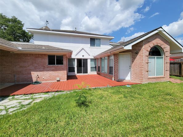 5437 Loch Lomond Drive, Houston TX 77096