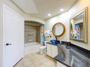 2400 Mccue Road 412, Houston TX 77056