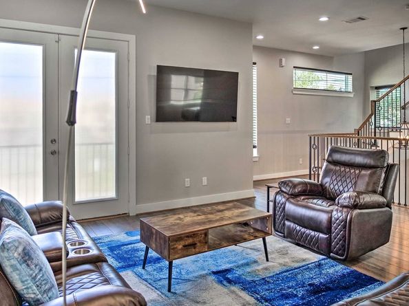 6403 Bowling Green Street, Houston TX 77021
