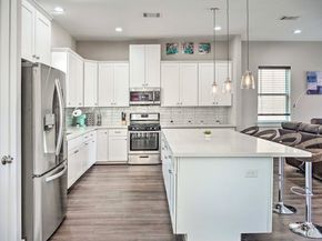 6403 Bowling Green Street, Houston TX 77021