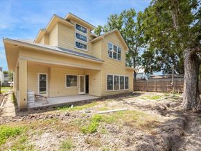 1438 Wakefield Drive, Houston TX 77018