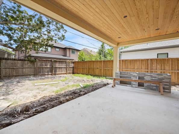 1438 Wakefield Drive, Houston TX 77018