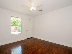 4337 Harby Street, Houston TX 77023