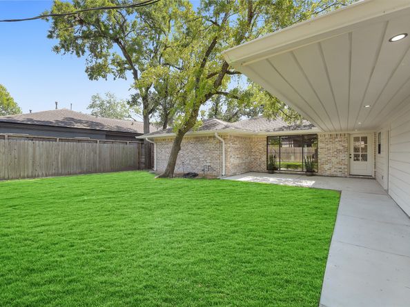 10726 Riverview Drive, Houston TX 77042