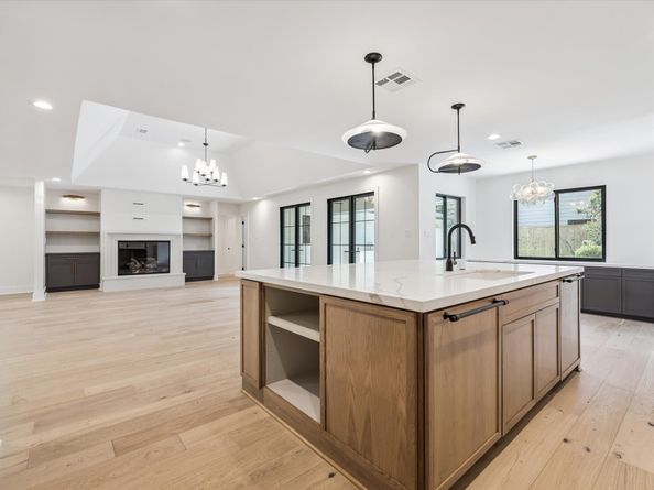 4719 Ivanhoe Street, Houston TX 77027