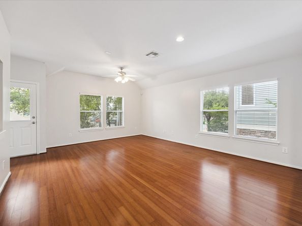 1138 W 25th Street F, Houston TX 77008