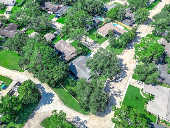 1616 Redway Lane, Houston TX 77062