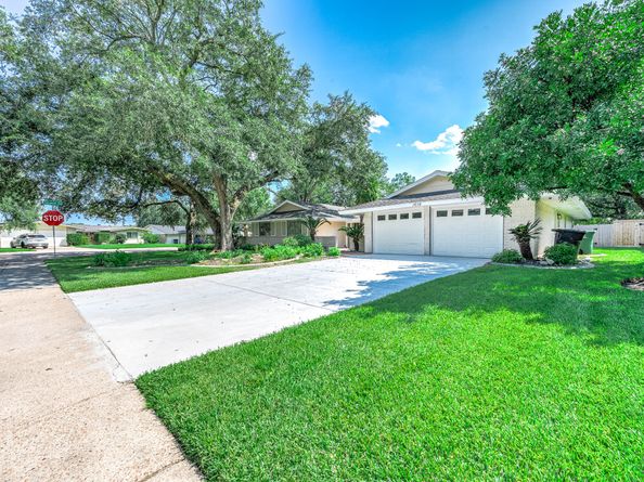1616 Redway Lane, Houston TX 77062