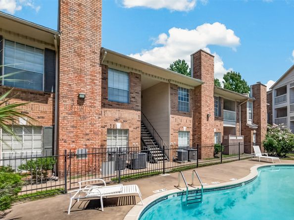 2626 Holly Hall Street 1211, Houston TX 77054
