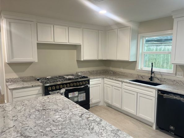 963 Coachlight, Houston TX 77077