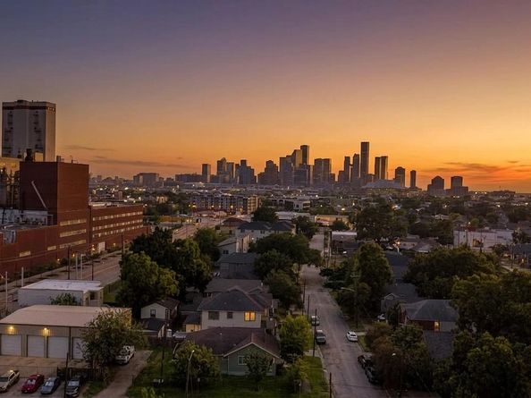402 Hunt Street, Houston TX 77003