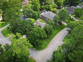 2 Sweet Birch Place, The Woodlands TX 77382