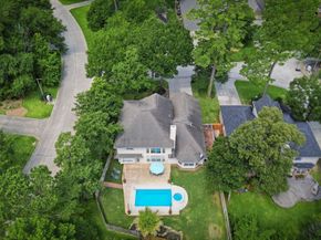 2 Sweet Birch Place, The Woodlands TX 77382