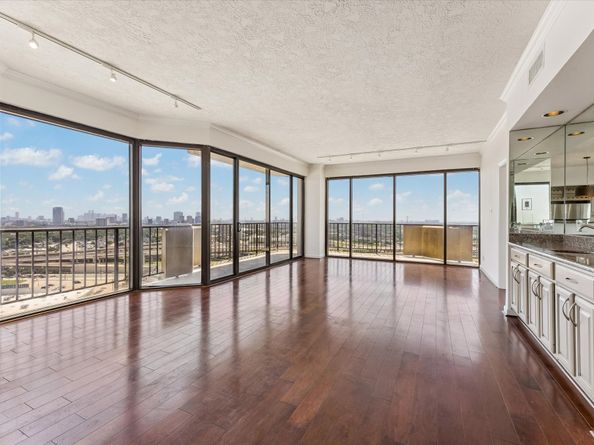 3350 Mccue Road 2204, Houston TX 77056