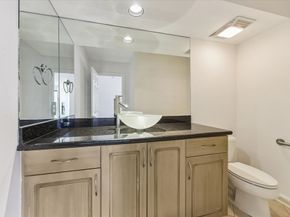 3350 Mccue Road 2204, Houston TX 77056