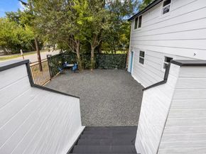 1015 Brooks Street, Houston TX 77009