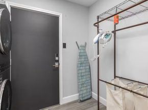 1015 Brooks Street, Houston TX 77009
