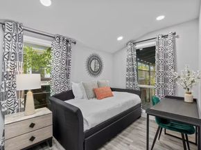1015 Brooks Street, Houston TX 77009