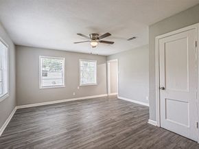 1539 Pleasantville Drive, Houston TX 77029