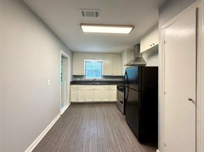 702 Loper Street, Houston TX 77017