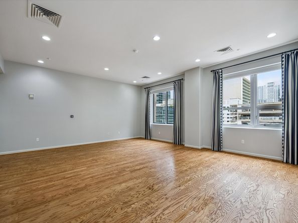 914 Main Street 910, Houston TX 77002