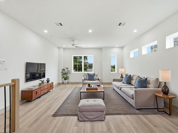 1116 Weiss Street, Houston TX 77009