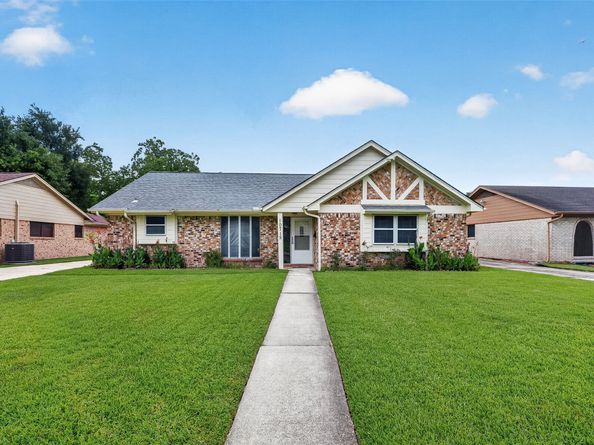 10715 Sagewind Drive, Houston TX 77089