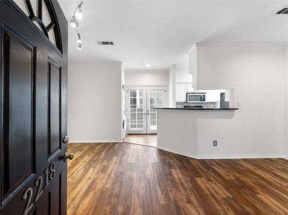 2218 Hopkins Street 2218, Houston TX 77006