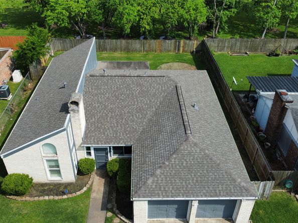 9114 Southbluff Boulevard, Houston TX 77089