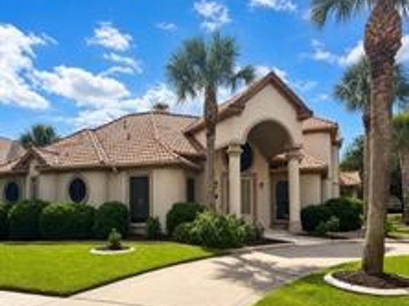 10 Lake Mist Court, Sugar Land TX 77479